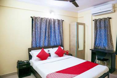 OYO Flagship 18270 Eon Studio Apartments