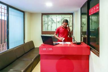 OYO Flagship 18270 Eon Studio Apartments