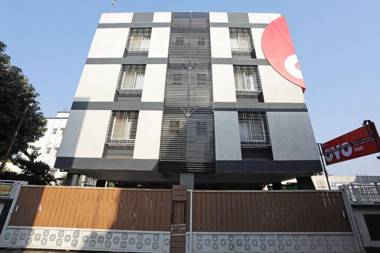 OYO 9194 Hotel Galaxy Apartments