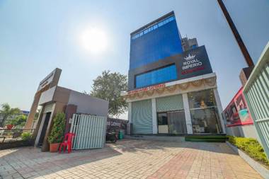 OYO 24848 Royal Imperio