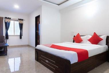 OYO 40158 Silver Key Rahul Executive