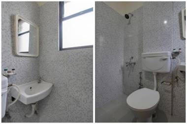 OYO 45583 Hotel Galaxy