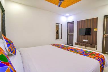 FabExpress Galaxy Lodge