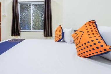 SPOT ON 67116 Royal Executive