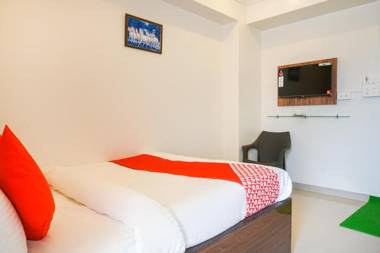 OYO 46725 Nitya Executive