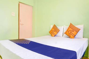 SPOT ON 48554 Shree Lodge