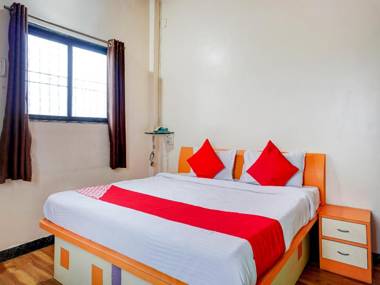 OYO 74535 Hotel Luxury Inn