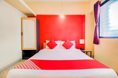 OYO Flagship 76624 Hotel Green Leaves