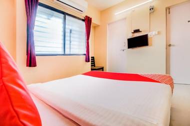 OYO Flagship 76624 Hotel Green Leaves