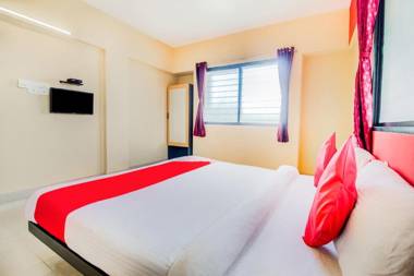 OYO Flagship 76624 Hotel Green Leaves