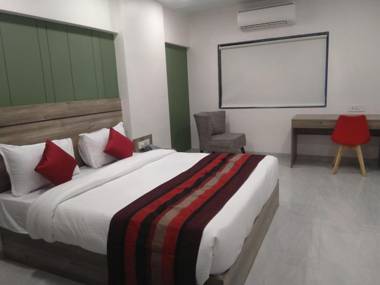 HOTEL INDUS INN