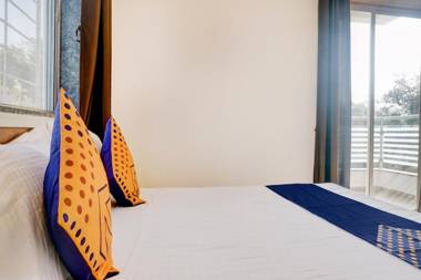 SPOT ON 77586 Royal Inn Lodging