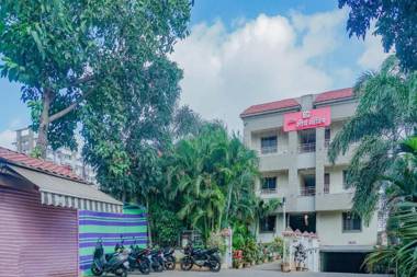 SPOT ON 76708 Shourya Lodge