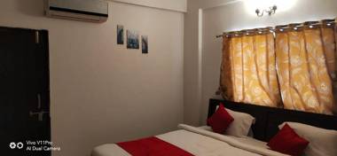 OYO 80616 4 Star Executive