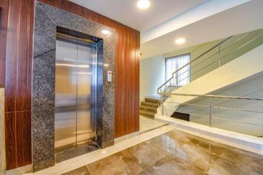 Collection O 79943 Gargi Inn