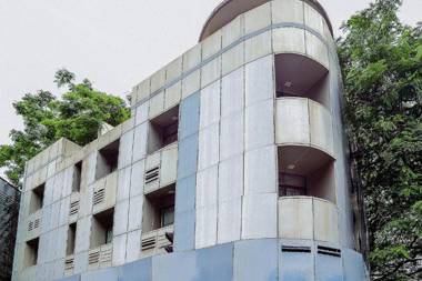 OYO Collection O 80421 Hotel Pearl