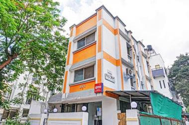 OYO Flagship 79527 Kohinoor Studios