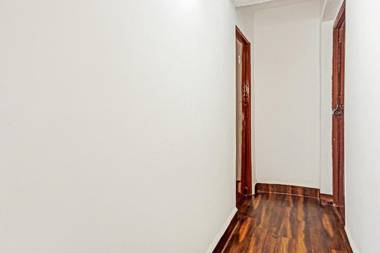 OYO Flagship 79527 Kohinoor Studios