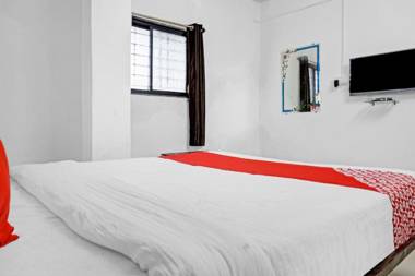 OYO Flagship 82920 Hotel Sahyadri Lodge