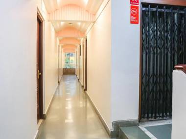 OYO 10678 Hotel Nandanvan