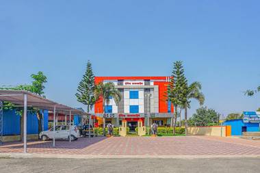 Collection O 83612 Hotel Abasaheb