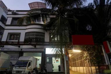 Townhouse 749 The Upper Room