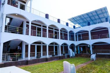POP 84133 Red Palace Holiday Resort