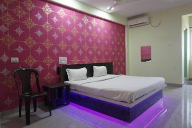 OYO 86266 Hotel Golden Lodge