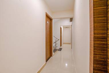 FabHotel Royal Inn NS