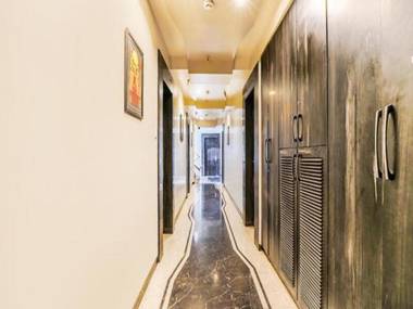 FabHotel Regal Inn