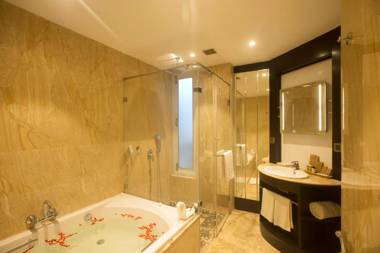 Sea Shell Coral Cove