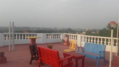 Holi-Wood Guesthouse