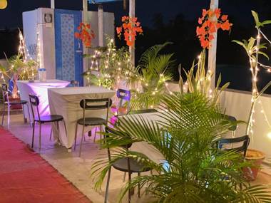 La Paradise Residency