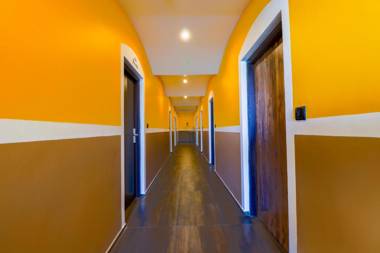 OYO 79538 Le Bliss Hotels Near Rock Beach