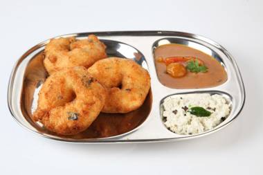 OYO 79538 Le Bliss Hotels Near Rock Beach