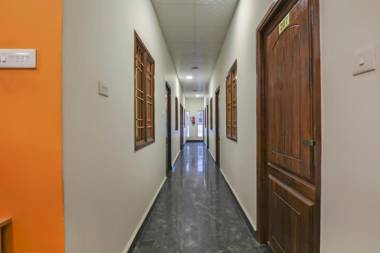 OYO 71556 Vmb Residency