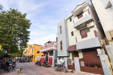 OYO Home 78292 Comfortable 1bhk Near Rock Beach