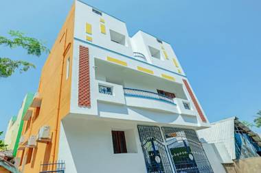 OYO Home 78126 Elite Home