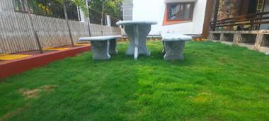 FabEscape Queens Paradise