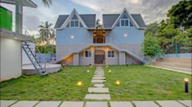 La Flora Beach Resort NT Heritage