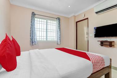 OYO Flagship 87055 Pn Samy Inn