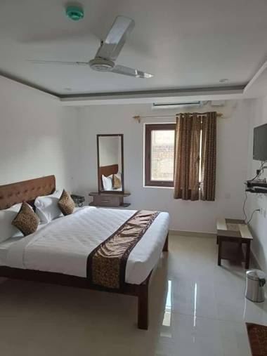 Sri Saai Suruguru Residency