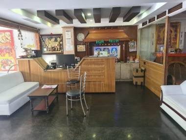 Hotel Nadaradjane Residency