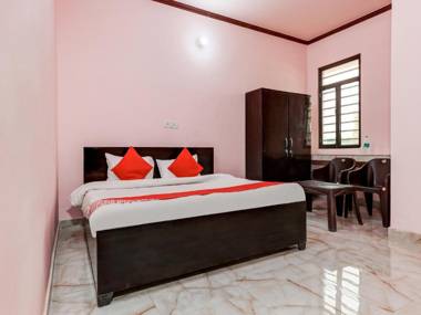 OYO 84027 Balaji Hostel