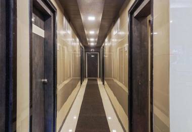 OYO 13363 Summer Palace