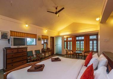 SaffronStays Red Brick House