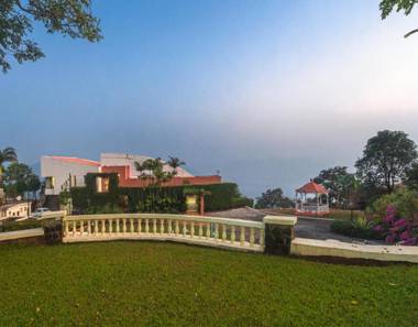 SaffronStays Aurelia