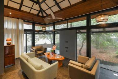 SaffronStays The Glasshouse