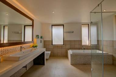 EKO STAY Luxe- CASA PALACIO VILLA