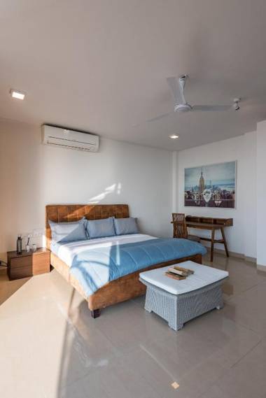 SaffronStays De La Mer